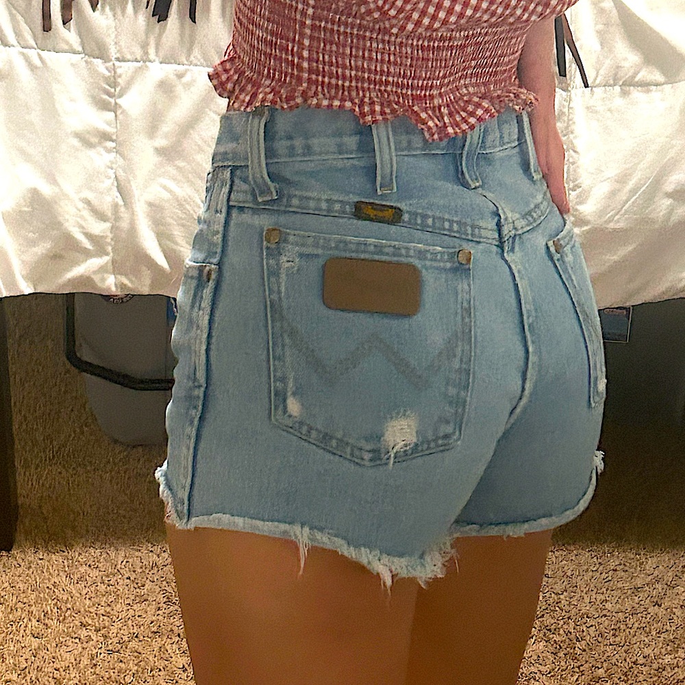 Wrangler Reworked Cutoff Shorts